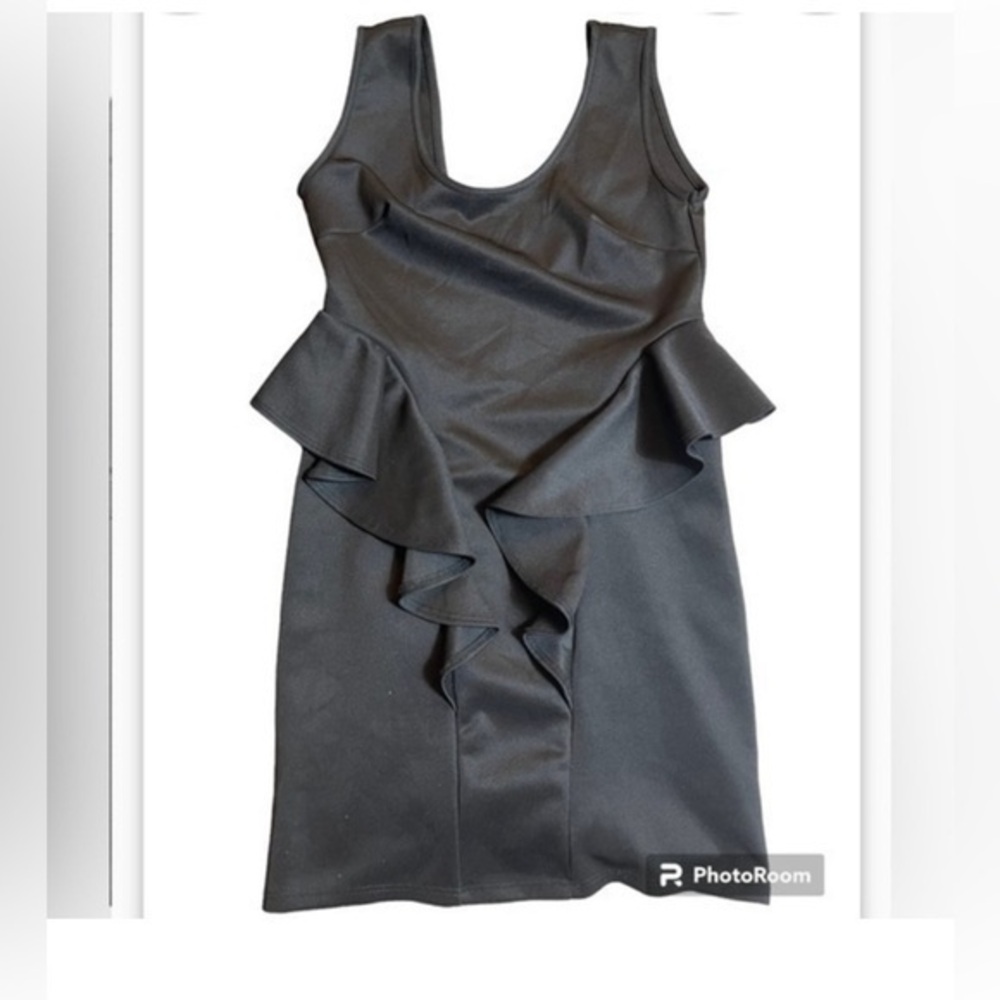 JI❤️
Beautiful coctail dress Size Small